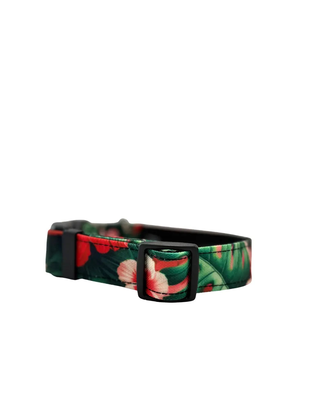 Big dog collar ALOALO design back view, showing tropical design, hibiscus and monstera leafs.