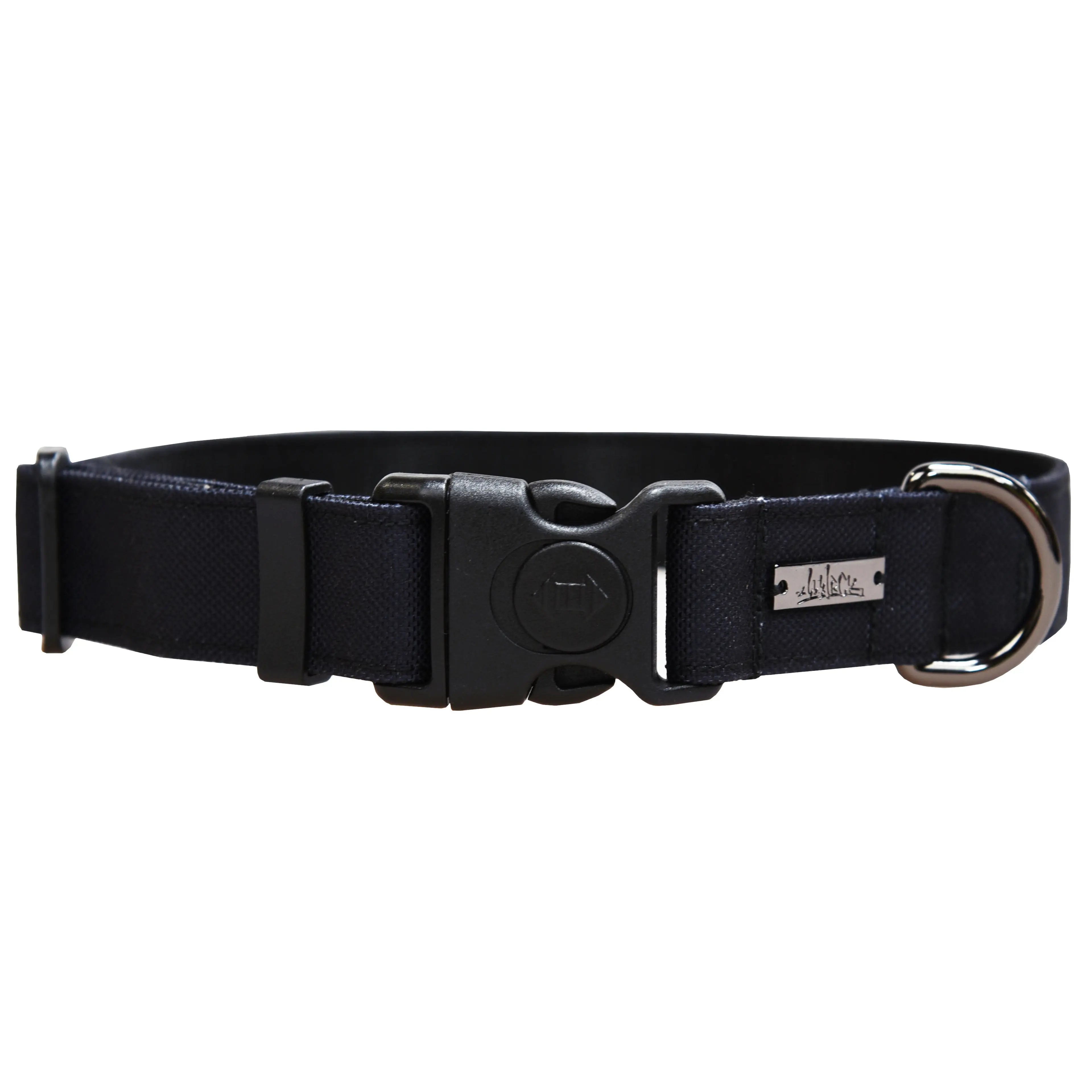 Collier pour gros chien en tissus souple de la collection ONYX. Couleur noir unie, vue de face.
