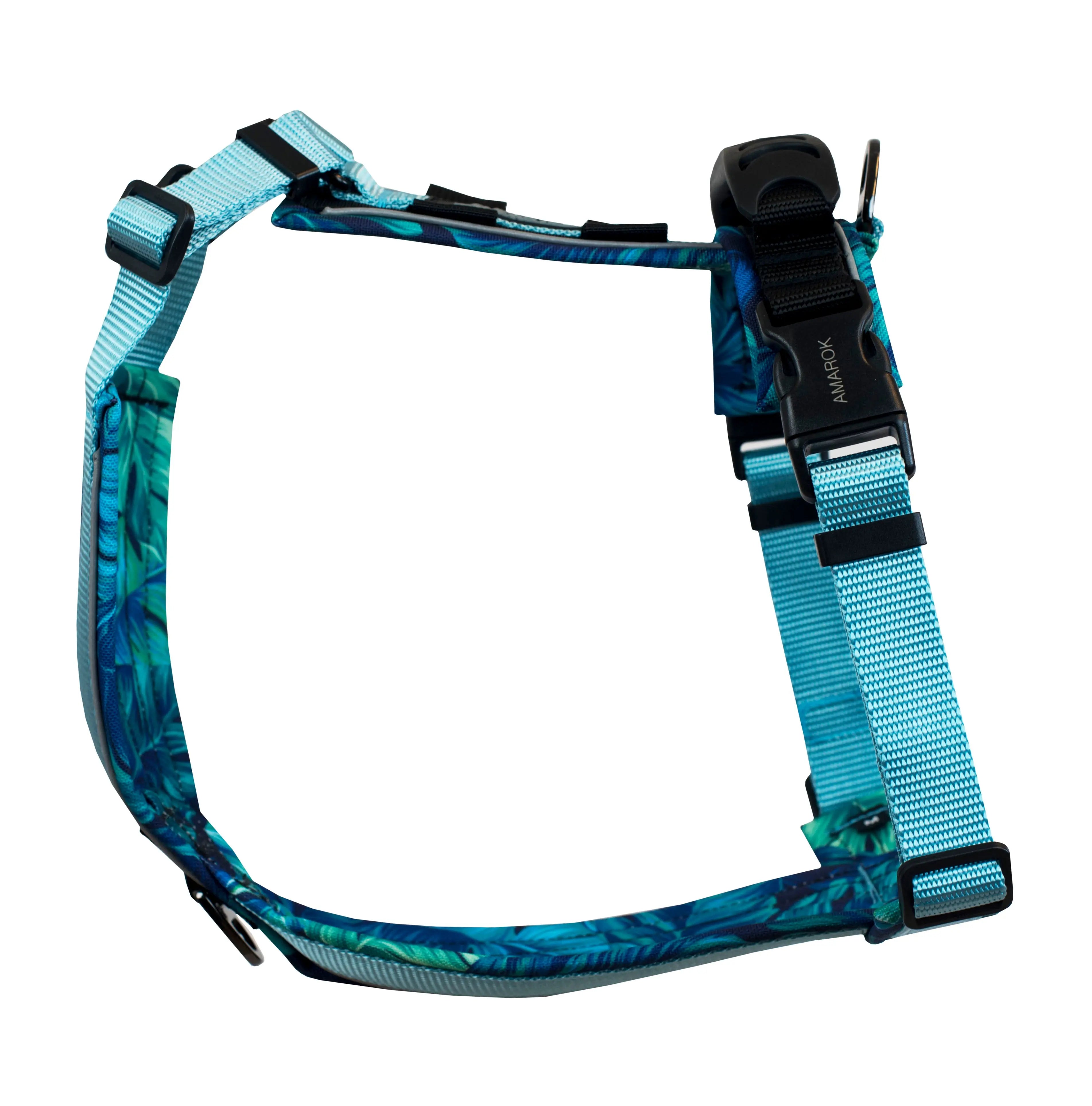 Side view of the Amarok Odyssey harness in the Hawaiien collection– Y-shape structure and sturdy buckles