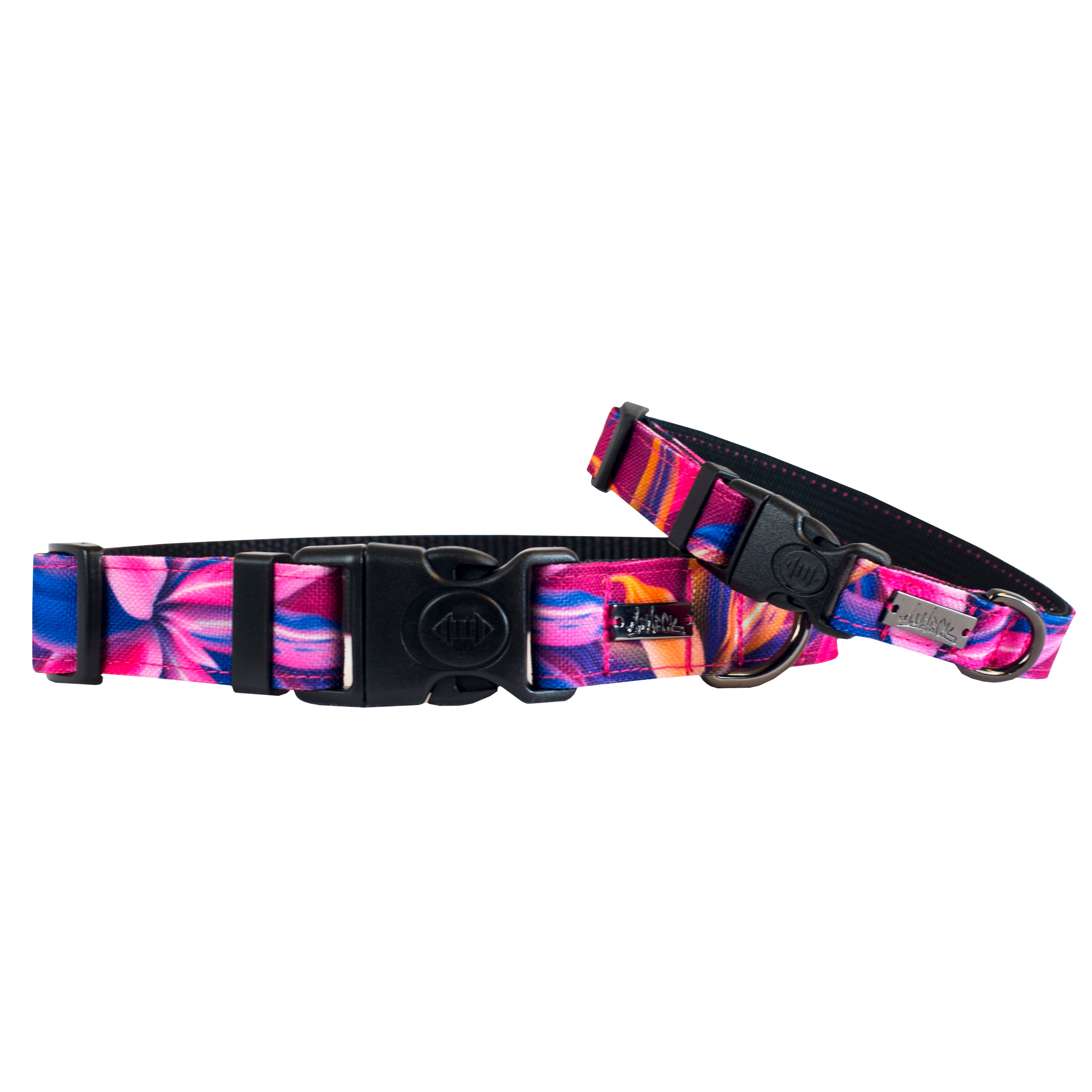 Deux colliers pour petit chien et gros chien, en tissus de la collection Hannaé, couleur bleu, rose, blanc, orange. Graphiques de fleurs tropicales