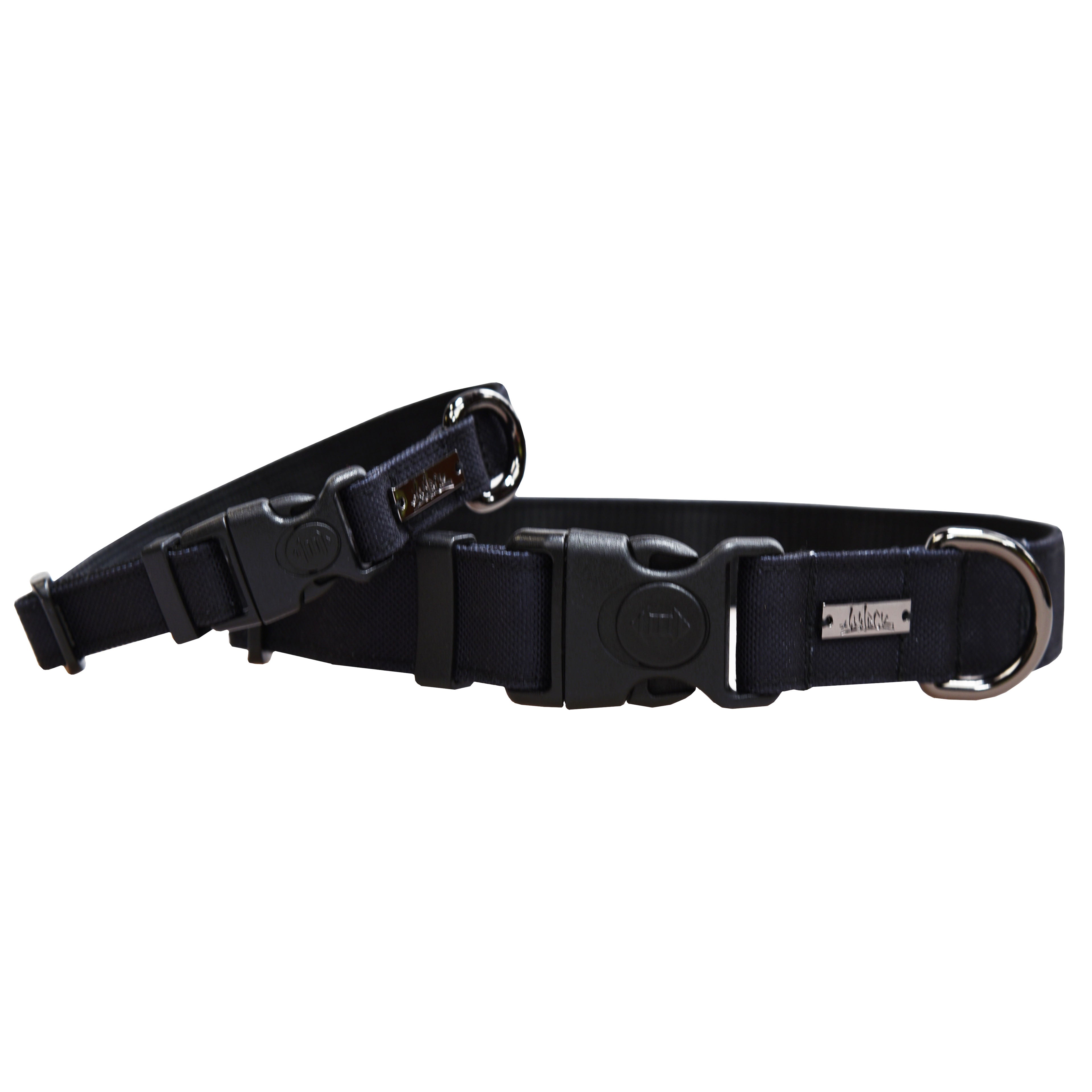 Colliers pour gros et petits chiens en tissus souple de la collection ONYX. Couleur noir unie, vue de face.