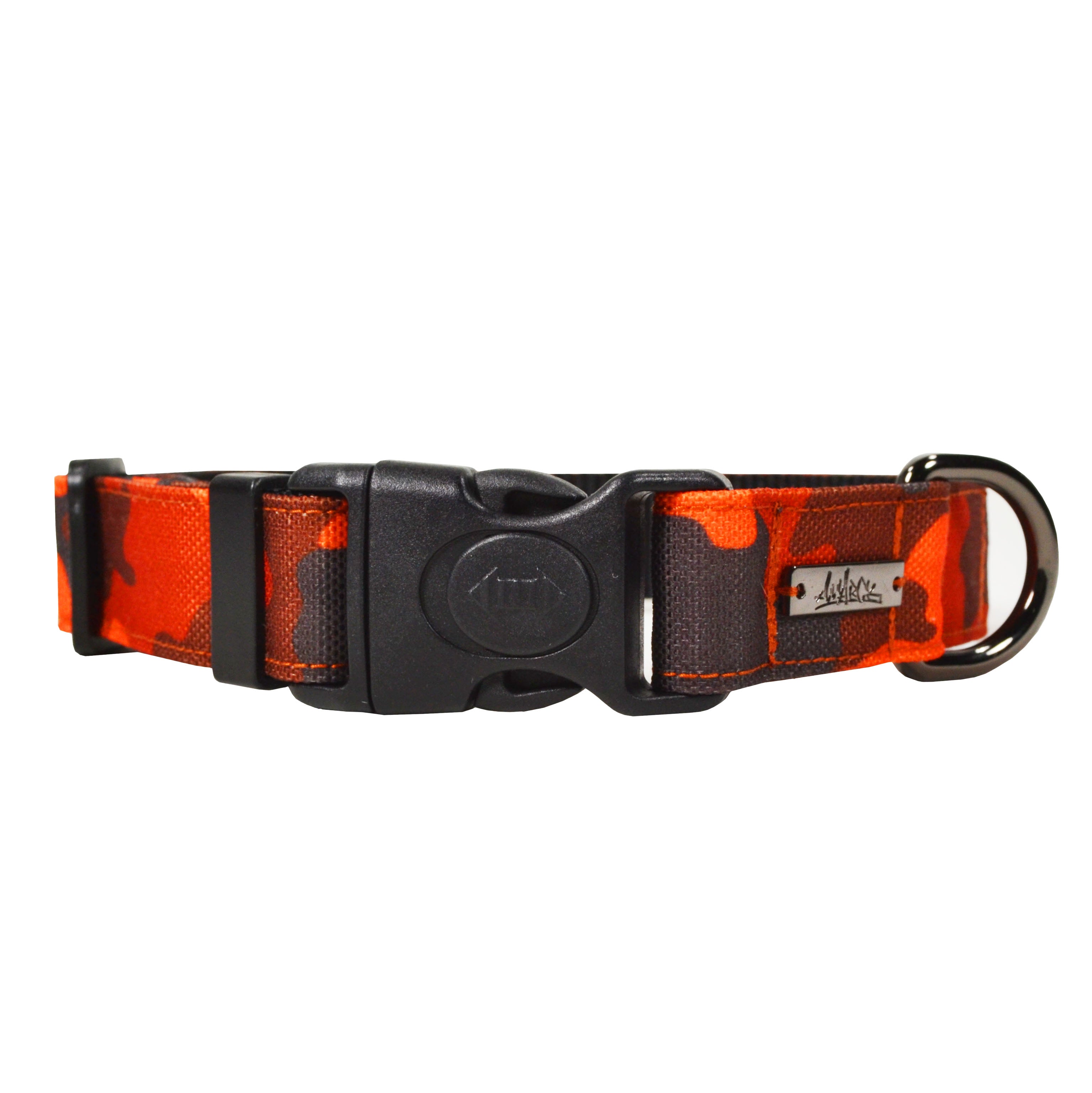 Collier en tissus souple pour gros  chien de la collection Sahara. Couleur Camo, rouge et noir. Vue de face. 