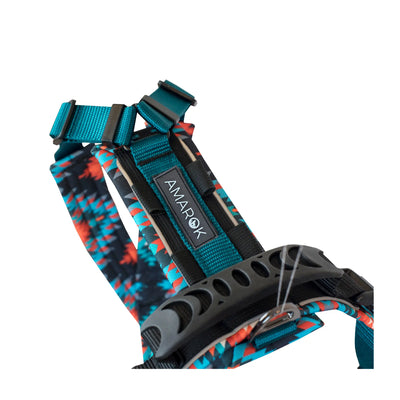 Close-up of the Amarok Odyssey harness in the Nomade Collection– reinforced back handle and visible backpack attachment points