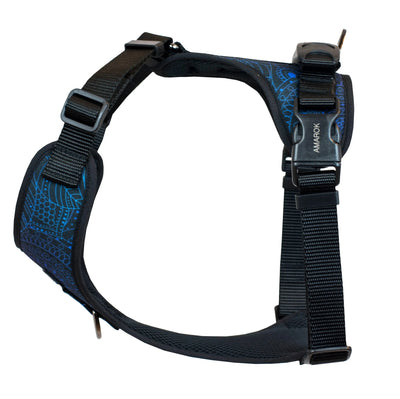 Harnais régulier de randonnée pour gros chien de la collection Mandala. Motifs mandala de différents tons de bleu. Vue de côté.
