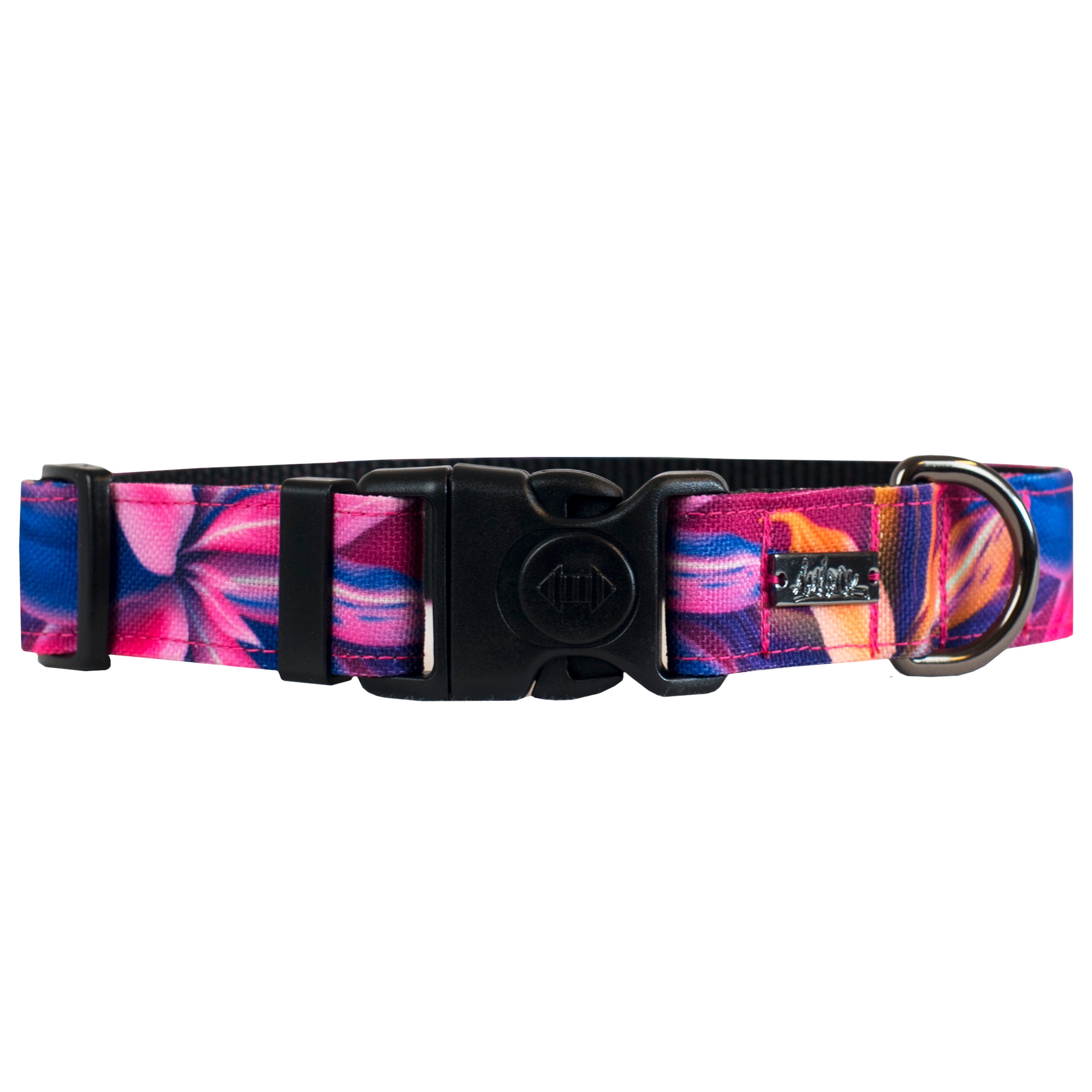 Collier pour gros chien, en tissus de la collection Hannaé, couleur bleu, rose, blanc, orange. Graphiques de fleurs tropicales 
